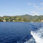 Borghi pittoreschi e mare cristallino della Liguria, perfetti per un weekend economico.