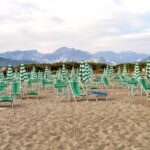 Spiaggia nascosta in Maremma, accessibile solo tramite sentiero, ideale per visitare da maggio.